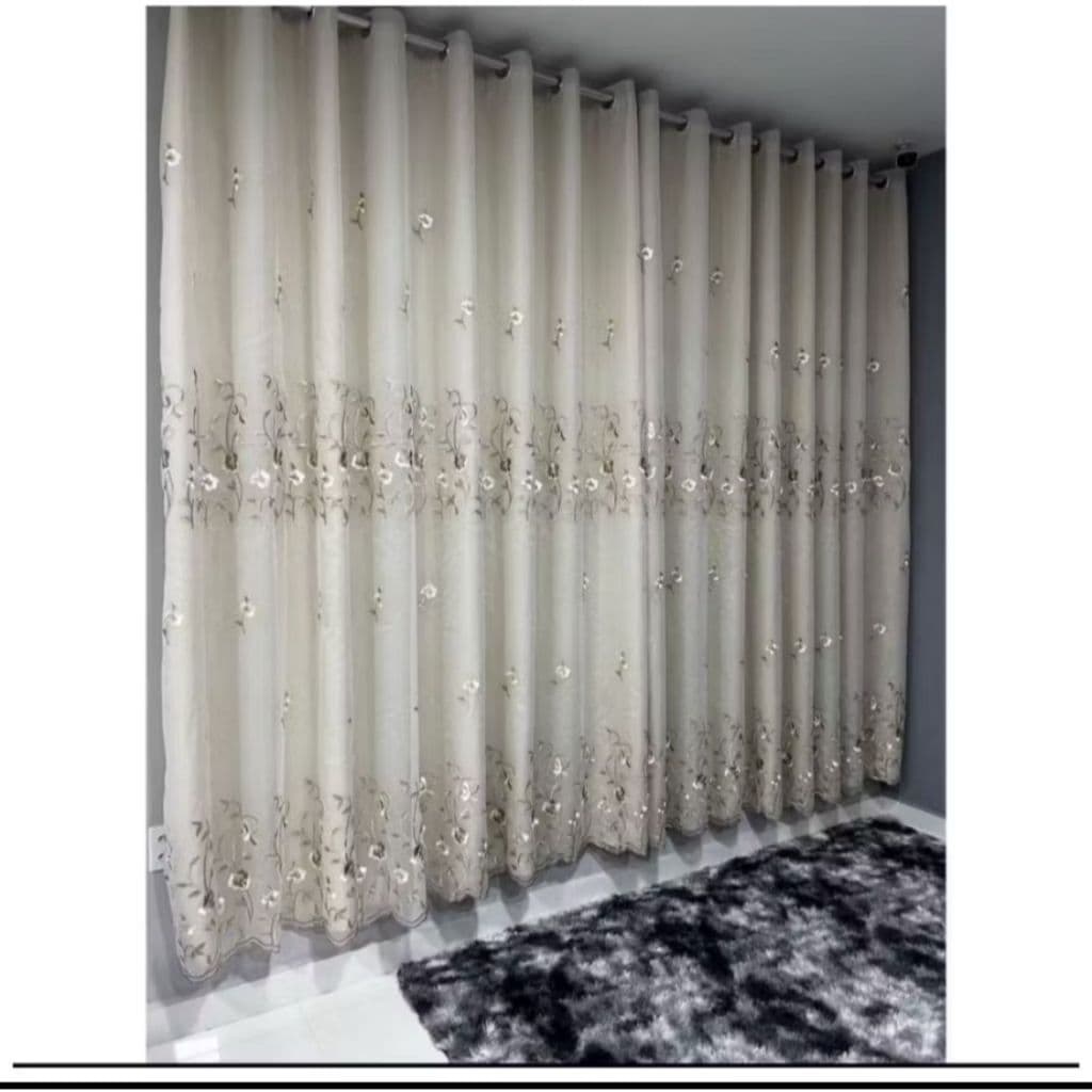 Cortina Bordada Com Forro de Microfibra Luxo 3,00m Largura X 2,80 Altura - OFERTA